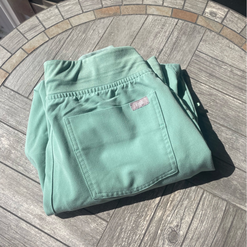 SMALL PETITE FIGS JOGGER PANTS